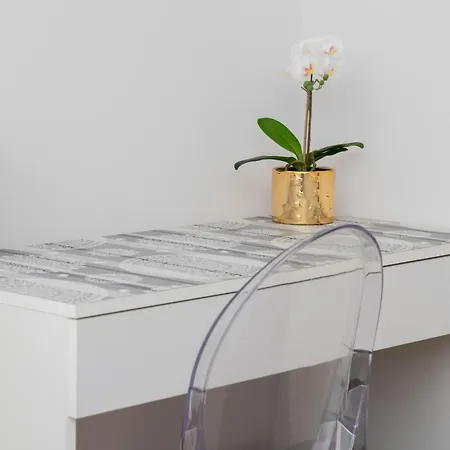Bright With Private Garden And Accepting Pets By Renters Gdansk