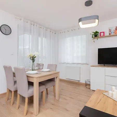 Bright With Private Garden And Accepting Pets By Renters * Gdansk