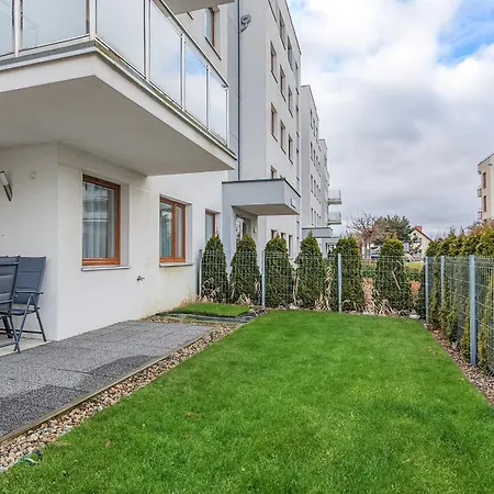 Bright With Private Garden And Accepting Pets By Renters Apartment Gdansk